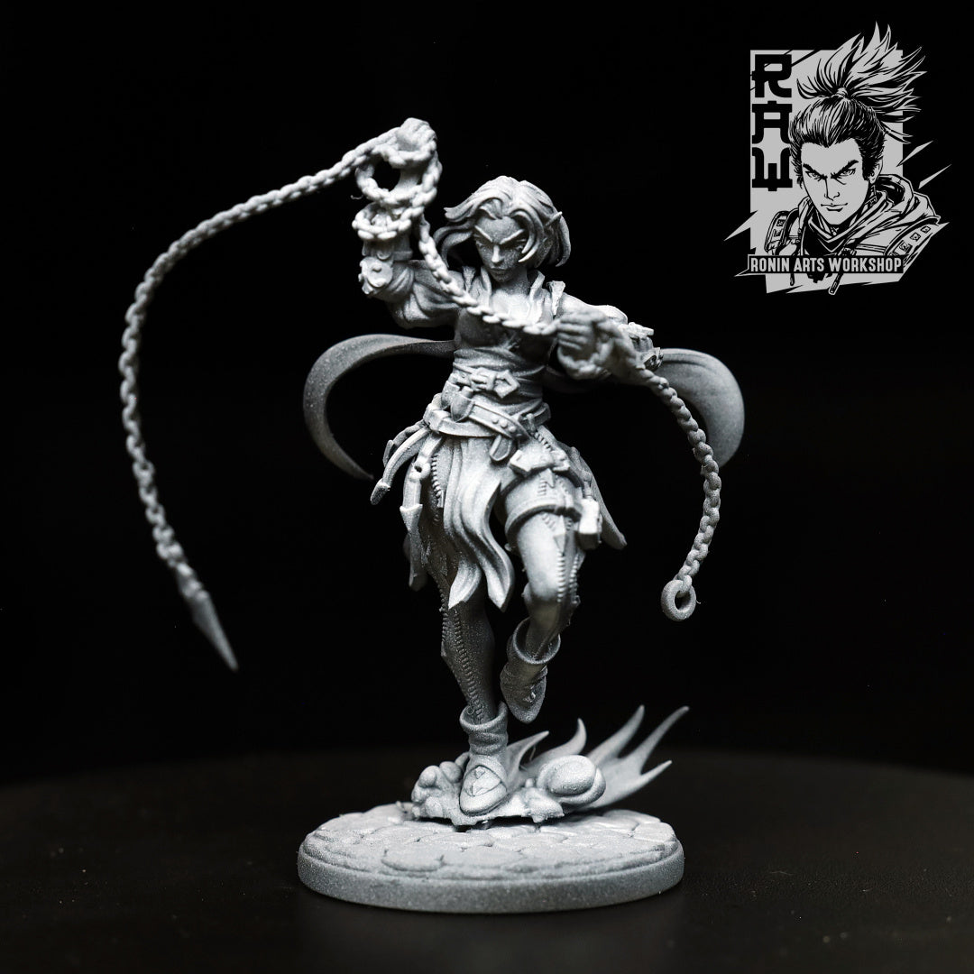 Yolanda the Striking Viper | The Shadewalkers | 28mm-120mm Scale | Resin 3D Printed Miniature | Ronin Arts Workshop