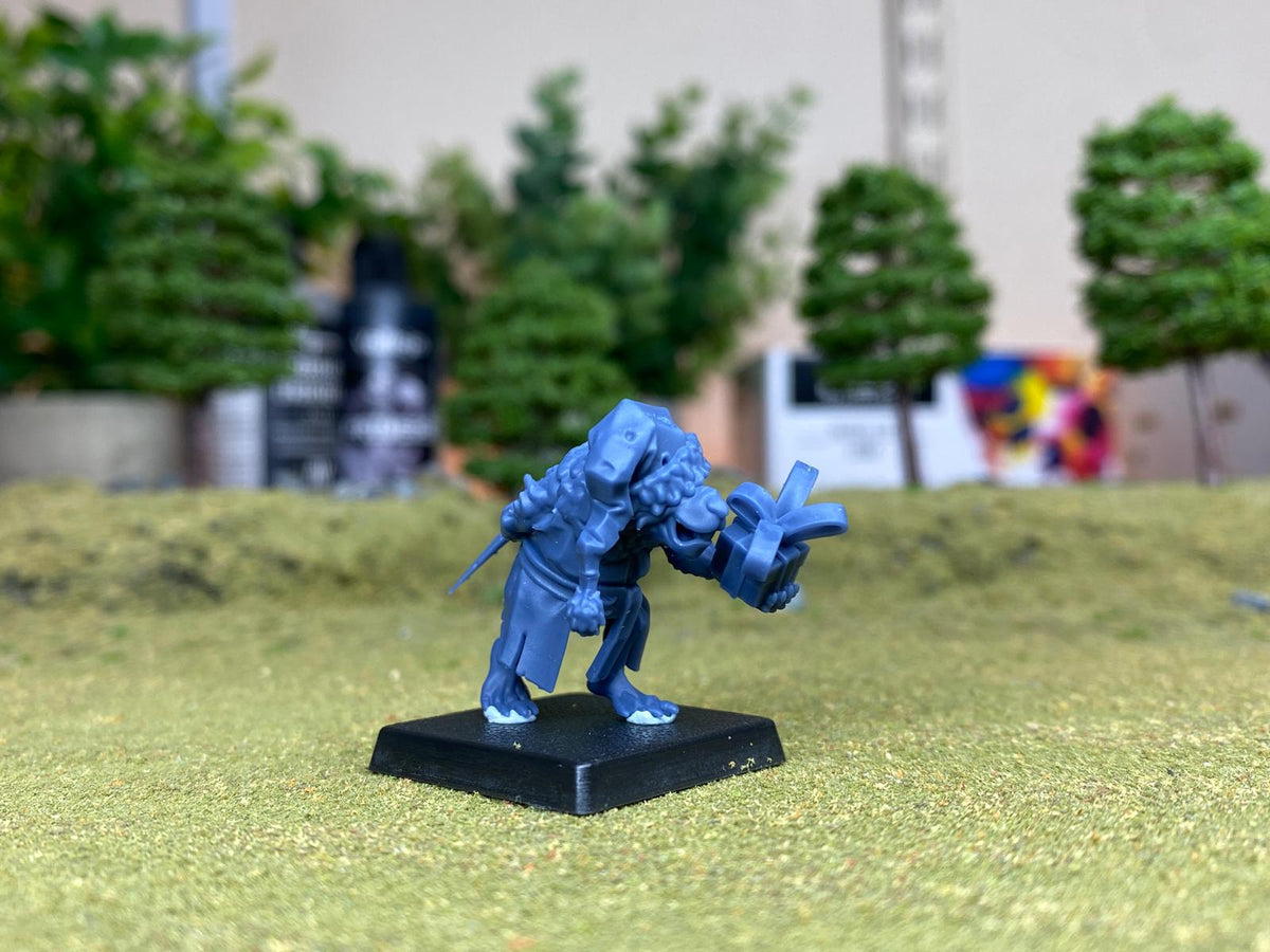 Santa Rat, unpainted resin print on a square base, Highlands Miniatures photo