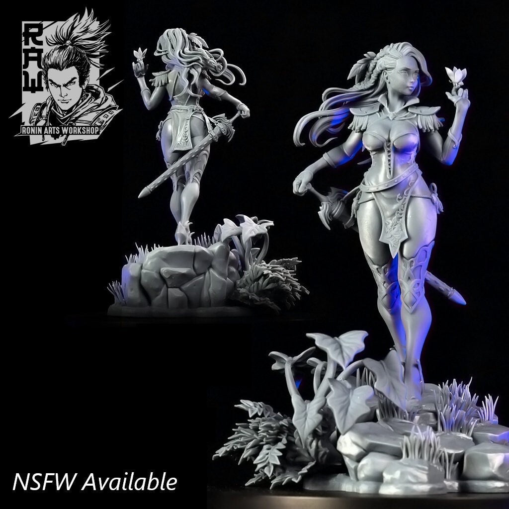 Sexy Swordswoman - Elza | Clothed or Nude | Resin 3D Printed Pinup | Ronin Arts Workshop