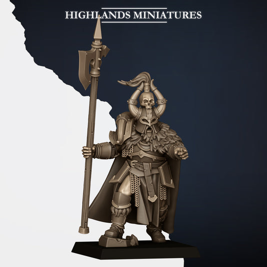 Norse Huscarls Two-Handed Command Group captain, armoured huscarl with a halberd in one hand and a pointing hand, skull-and-plume horned helm, resin miniature by Highlands Miniatures