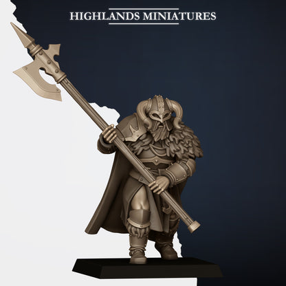 Norse Huscarls with Two-Handed Weapons Model E, armoured huscarl with halberd braced in a low guard, curled horns, Highlands Miniatures render