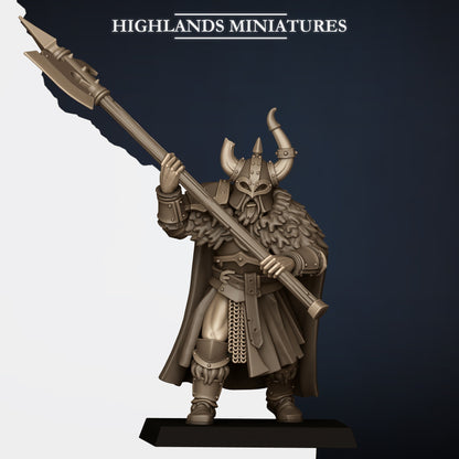 Norse Huscarls with Two-Handed Weapons Model F, armoured huscarl with halberd raised over the shoulder, broken horn, Highlands Miniatures render