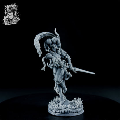 Stella the Mooncleaver, resin print photo by Ronin Arts Workshop.